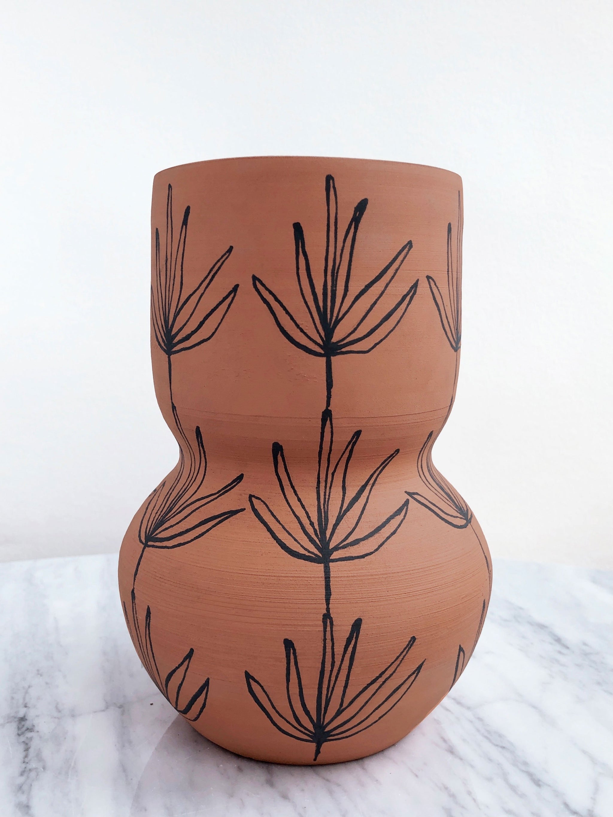 Rounded Vessel Agave Terracotta | Little Korboose x Nikkie Stutts Ceramics