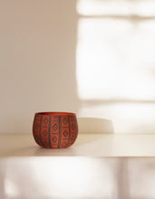 Load image into Gallery viewer, Rounded Planter Diamonds Terracotta | Little Korboose x Nikkie Stutts Ceramics
